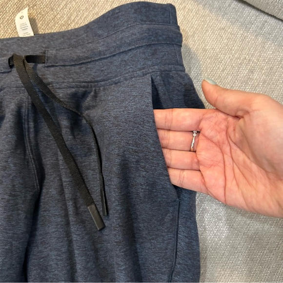 Lululemon Ready to Rulu Women’s Joggers In Heathered Navy like new - Picture 6 of 9